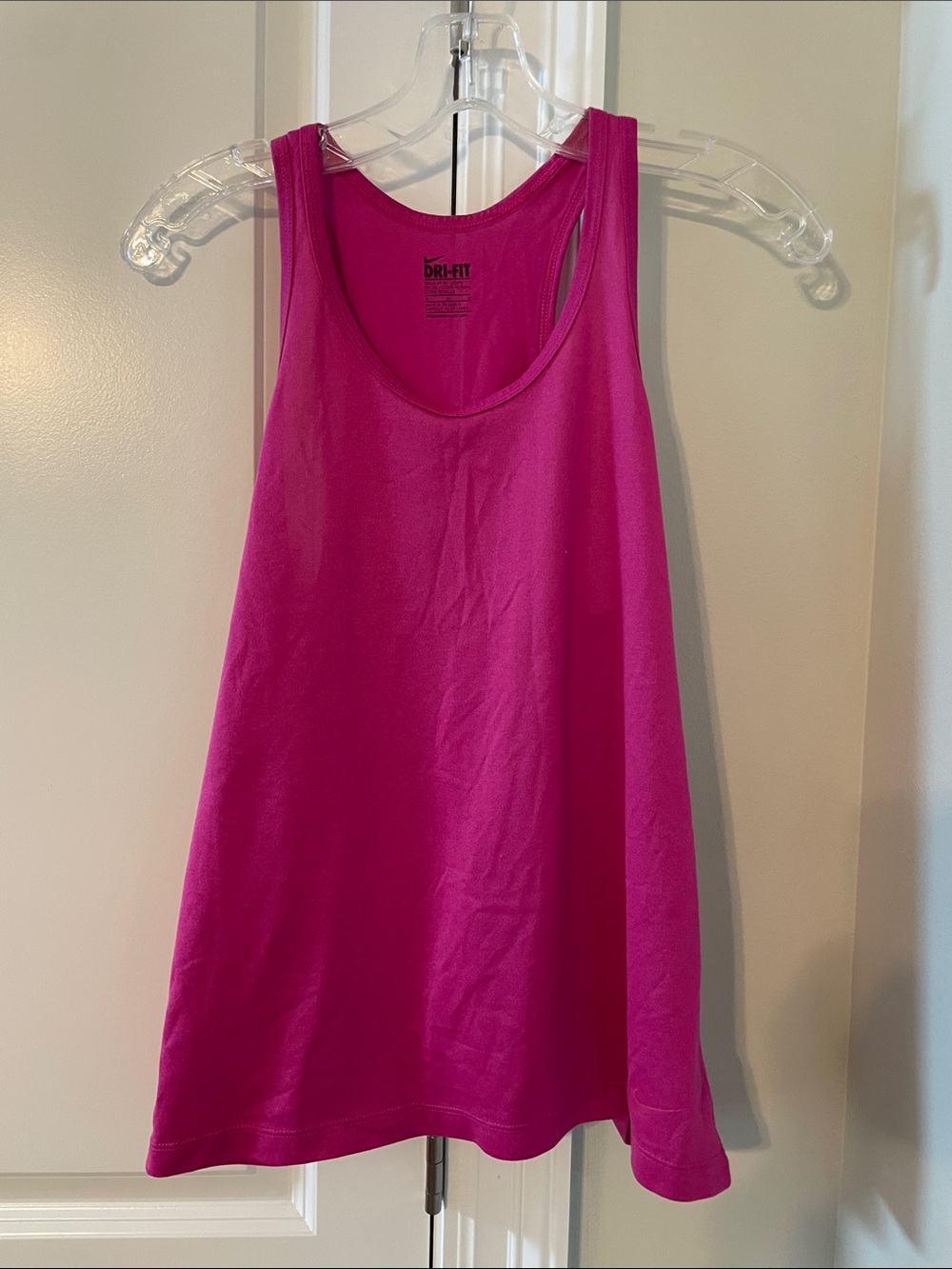 Nike Women's Magenta Scoop Neck Tank Top